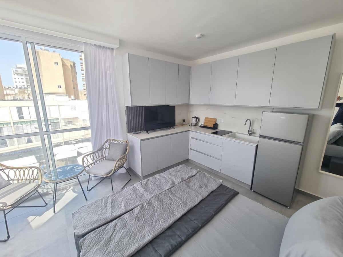 חוויה בכיכר Apartment Netanya Ngoại thất bức ảnh